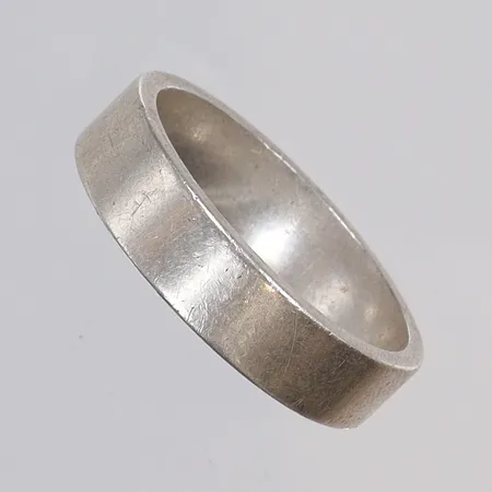 Ring slät stl 22 bredd 6mm GHA, visst slitage silver 925/1000 Vikt: 8,2 g