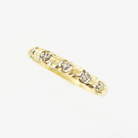 Ring, diamanter 5 x ca 0,005ct, 8/8-slipade, stl 18, bredd 1,5-3mm, 18K. Vikt: 1,3 g