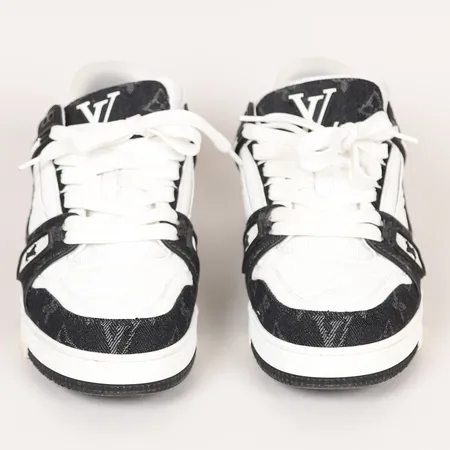 Ett par skor Louis Vuitton, LV Trainer,  storlek 40, bruksskick, dustbag, box.