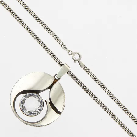 Kedja med hänge med vit sten, Karl Laine, ca 60cm, hänge ca 45mm, 925/1000 Silver Vikt: 24,8 g