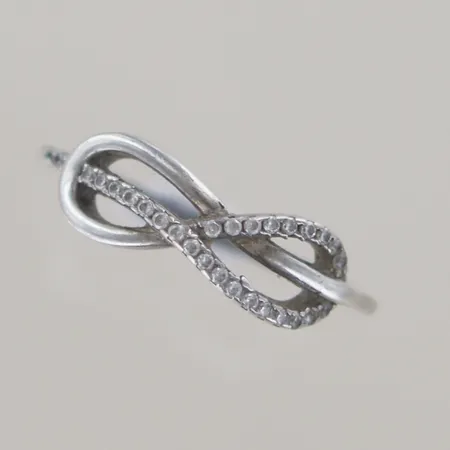 Ring med stenar, Ø 18 mm, silver 925/1000 Vikt: 1,9 g