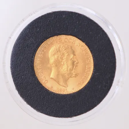 Mynt 10 kronor, Oscar II, präglad år 1901, plastetui, 21,6K Vikt: 4,5 g