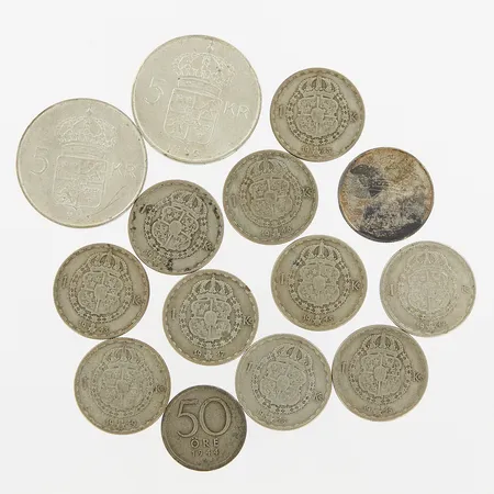 14 Mynt, 11st 1kr, 2st 5kr, 1st 50-öre, silver 400/1000 Vikt: 117,2 g
