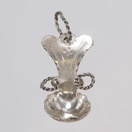 Hänge, Samisk Kåsa 14x32mm, ISK (Karlsson Silver Och Tenn) silver 925/1000 Vikt: 2,1 g
