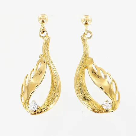 Ett par örhängen 28x11mm, vit sten, 18K Vikt: 3 g