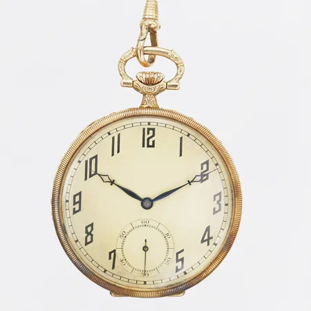Fickur, Ø 47mm, manuell, liten sekundvisare, serie-nr: 600781, boett-nr: 603707, ytterboett i 14K guld, innerboett samt klockkedja i gulfärgad metall, gravyr, bruksslitage, repor, med tillhörande etui, bruttovikt: 63,6g. 