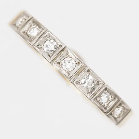 Ring med diamanter 7 x ca 0,015ct, stl: 15½, Guldsmed Ingvar Persson, 1995 Stockholm, gravyr, 18K vit- & rödguld. Vikt: 2,5 g