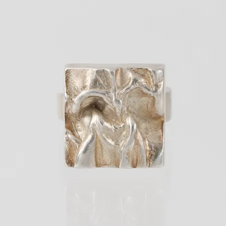 MATTI J. HYVÄRINEN. Ring, Silver, Stämplad MJH, 925, storlek 17 mm, bredd 3.9-17.4 mm, silver. Vikt: 11,6 g