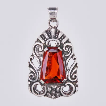 Hänge med röd sten, längd: ca 4,3cm, bredd: ca 5-23mm, silver 830/1000 Vikt: 11,5 g