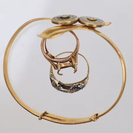Diverse defekt guld, 18K Vikt: 34 g