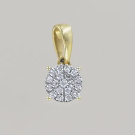Hänge med 19 diamanter 0,07ct, längd 1 cm, 18K, Nypris 3598kr Vikt: 0,7 g