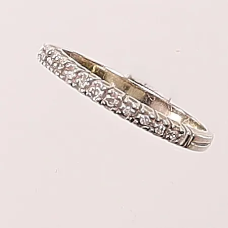 Ring, diamanter 12x ca 0,01ct, Ø18, bredd:2mm, 18K 2,1g.