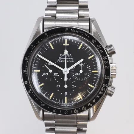 Herrur Omega Speedmaster Ø42mm  ref nr. ST 145.022 snr. 48241713 ca år 1985, cal. 861 manuell uppdargning med originallänk (modell 1450), manuell uppdragning, med smärre repor och slitage, tag i plast från Omega finns 
