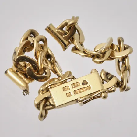 Diverse defekt guld, 18K, vikt 14,02g.