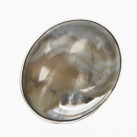 Ring med brun & grå agat, Gert Thysell för Gussi-Smycken AB, 1972 Malmö, stl: 15¾, 31x26mm, sten något lös, 830/1000 silver. Vikt: 21 g