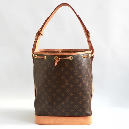 Väska Louis Vuitton, Noé, monogram canvas, ca 34x26x19cm, modell: M42224, inköpt 16 juni 2021, kvitto, dustbag, box samt leveranskartong, fint skick med smärre bruksfläckar, smärre doft  Vikt: 0 g