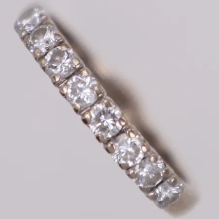 Ring med diamanter 8xca0,05ct, stl 16½, bredd: 2,5mm, Hovjuvelerare Carlman Aktiebolag, Stockholm år 1984, vitguld 18K Vikt: 3,4 g