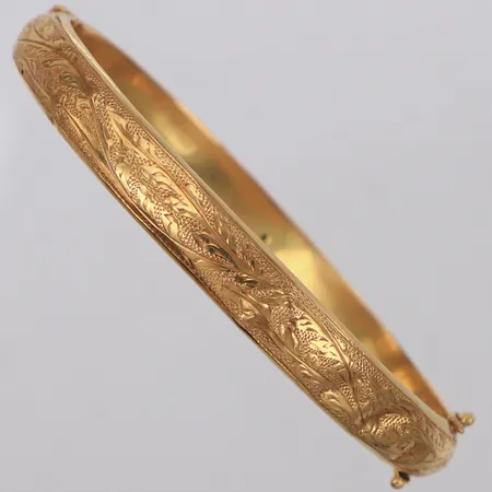 Armband, Ø66mm, bredd 8mm, öppningsbar, ihålig, smärre bucklor, 18K Vikt: 12,1 g