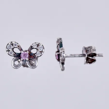 Ett par örhängen med stenar, längd: ca 0,7cm, bredd: ca 10mm, GHA, 925/1000 silver  Vikt: 1,2 g