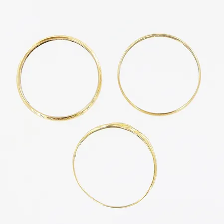 3 ringar, slitage, gravyrer, 18K. Vikt: 3,9 g