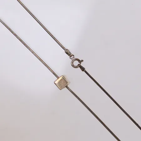 Collier med hänge, kub, längd 40cm, Italy, 925/1000 silver Vikt: 5,9 g