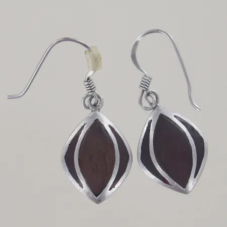 Ett par örhängen, längd 2 cm, silver 925/1000 Vikt: 3,9 g