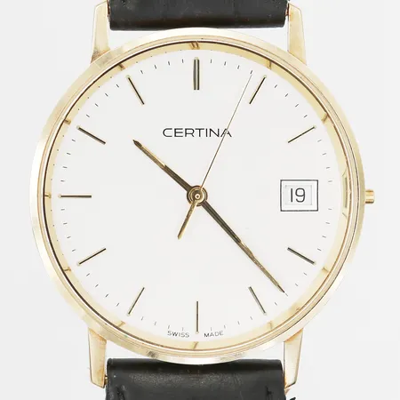 Herrur Certina, 14K, quartz, Ø33mm, ref-nr: EOL 158.9289.65, datum, safirglas, original läderarmband, bruksslitage, saknar krona samt spänne, repor, batteribyte krävs, inga övriga tillbehör, 14K guld, bruttovikt: 24,1g. 