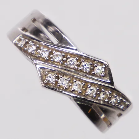 Ring, diamanter 14 x ca0,01ct, Guldfynd, stl 17, bredd 3,3-8mm, vitguld, 18K  Vikt: 4,1 g