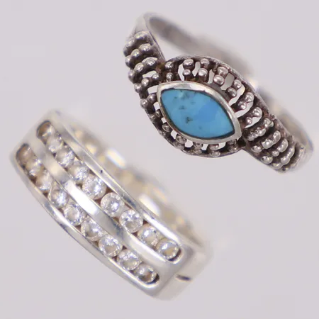 Ring med turkos sten, stl 17, Ring med vita stenar, stl 15¾, bredd 6,1mm, bucklor,  925/1000 silver Vikt: 4,8 g