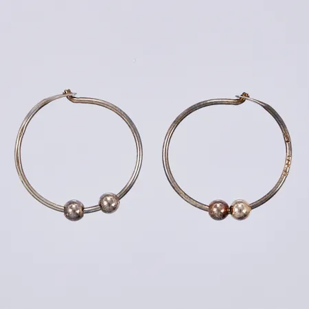 Ett par örhängen, Ø15mm, bredd: ca 1mm, 830/1000, silver Vikt: 0,5 g