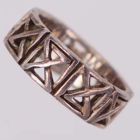 Ring, stl 22½, bredd 8,9mm, 925/1000 silver Vikt: 11,2 g