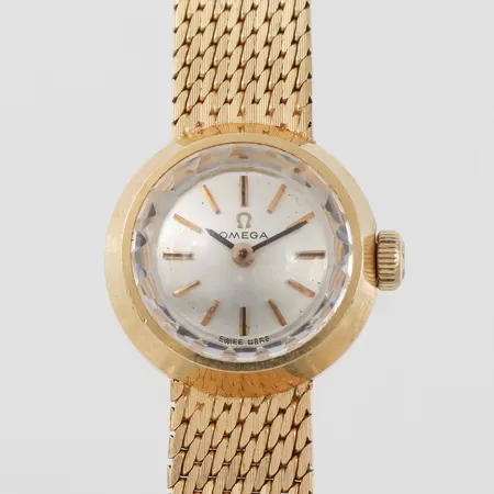Damur Omega, fungerar ej, 18k i ur och band, totalvikt 28.8 Vikt: 28,8 g