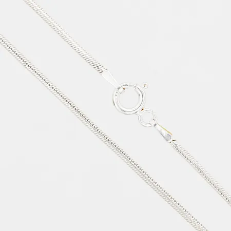 Kedja Ormlänk, längd: 51cm, bredd: 1mm, 925/1000 silver.  Vikt: 7,2 g