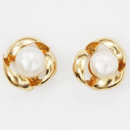 Ett par örhängen med pärlor, Ø4mm, bredd: 8mm, saknar snurrebussar, 18K guld.  Vikt: 0,8 g