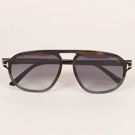Ett par solglasögon Tom Ford Harrison, TF755 55B 57¤16 145 *2, bruksskick, putsduk , etui, ytterkartong. 