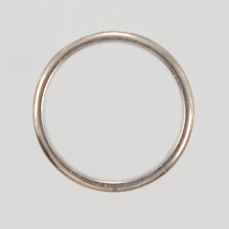 Ring stl 16½, bredd 5mm, diamanter 7x ca 0,01ct, gravyr, vitguld, 18K Vikt: 6,5 g