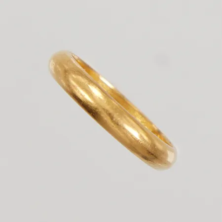 Ring, stl 20¼, bredd 4,1mm, gravyr, Petersson Sigfrid, år 1920, 23K,  Vikt: 7,9 g