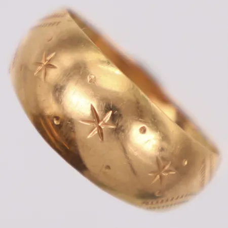 Ring, stl 16, bredd: 2,8-8,1mm, importstämplad, 18K Vikt: 1,8 g