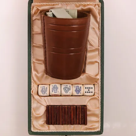 Spel, Poker Dice, instruktionsmanual på franska, etui.