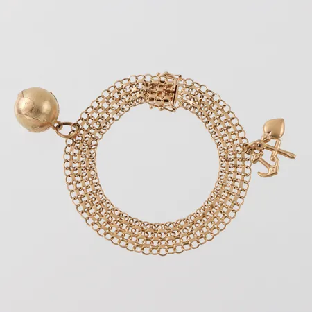 Armband X-länk med 2 st berlocker, Stockholms Ädelsmide AB 1968, längd ca 19 cm, bredd 11.2 mm, 18k. Vikt: 18,6 g