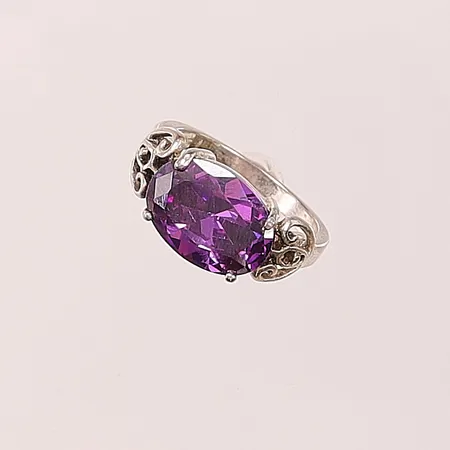 Ring, Ø17¾, lila sten, 925/1000 Silver 5,1g.