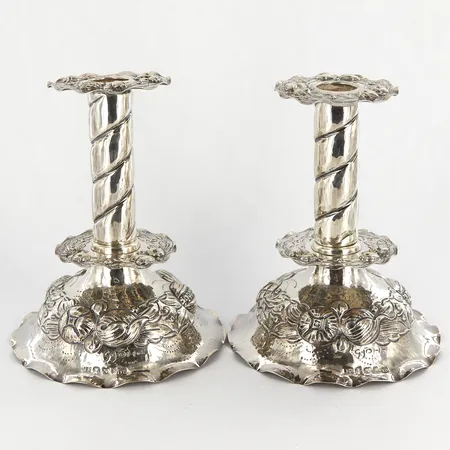 Ett par ljusstakar, Johan Petterssons, Stockholm, år 1949, höjd: 15cm, silver 800/1000 Vikt: 391 g