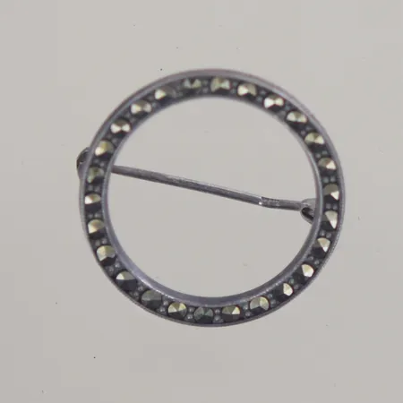 Brosch med markasiter, diam 2,5 cm, Silver Vikt: 2,8 g