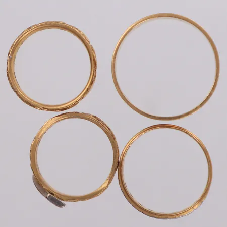 4 Ringar, stl 16½-21, gravyr, 18K Vikt: 17,8 g