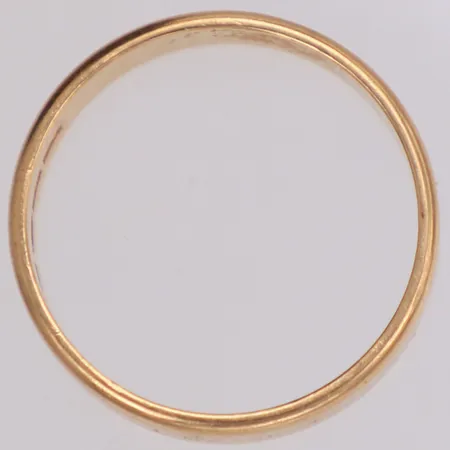 Ring, slät, stl 20¾, bredd: 5,9mm, gravyr, 18K Vikt: 6,8 g