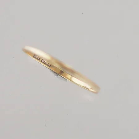 Ring Ø 17 mm, bredd 1,2 mm, 18K  Vikt: 0,6 g