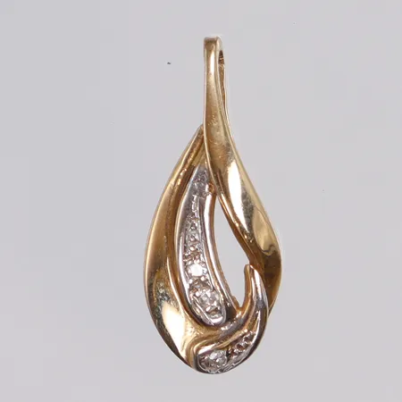 Hänge tvåfärgat med diamanter 3xca0,01ct 8x20mm 18K Vikt: 1,7 g