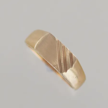 Ring, Ø 18½ mm, bredd 6,6 mm, 18K Vikt: 4,6 g