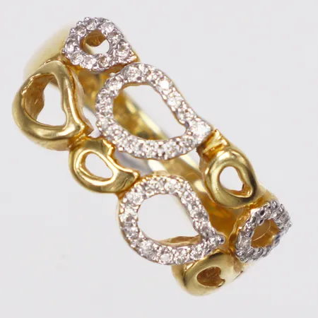 Ring, diamanter ca45xca0,05ct, stl 16¼, bredd 2-9mm, skev, 18K Vikt: 3,5 g