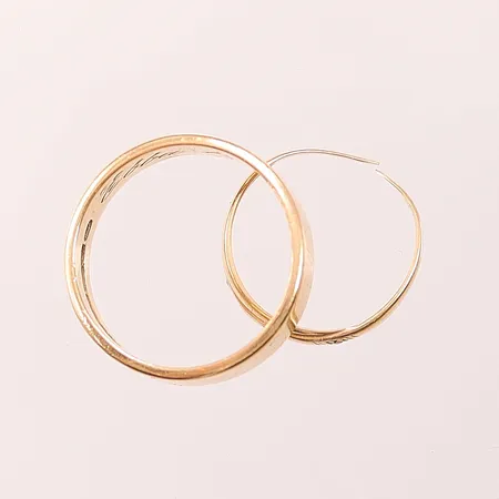 2 Ringar, gravyr 18K 8,9g.